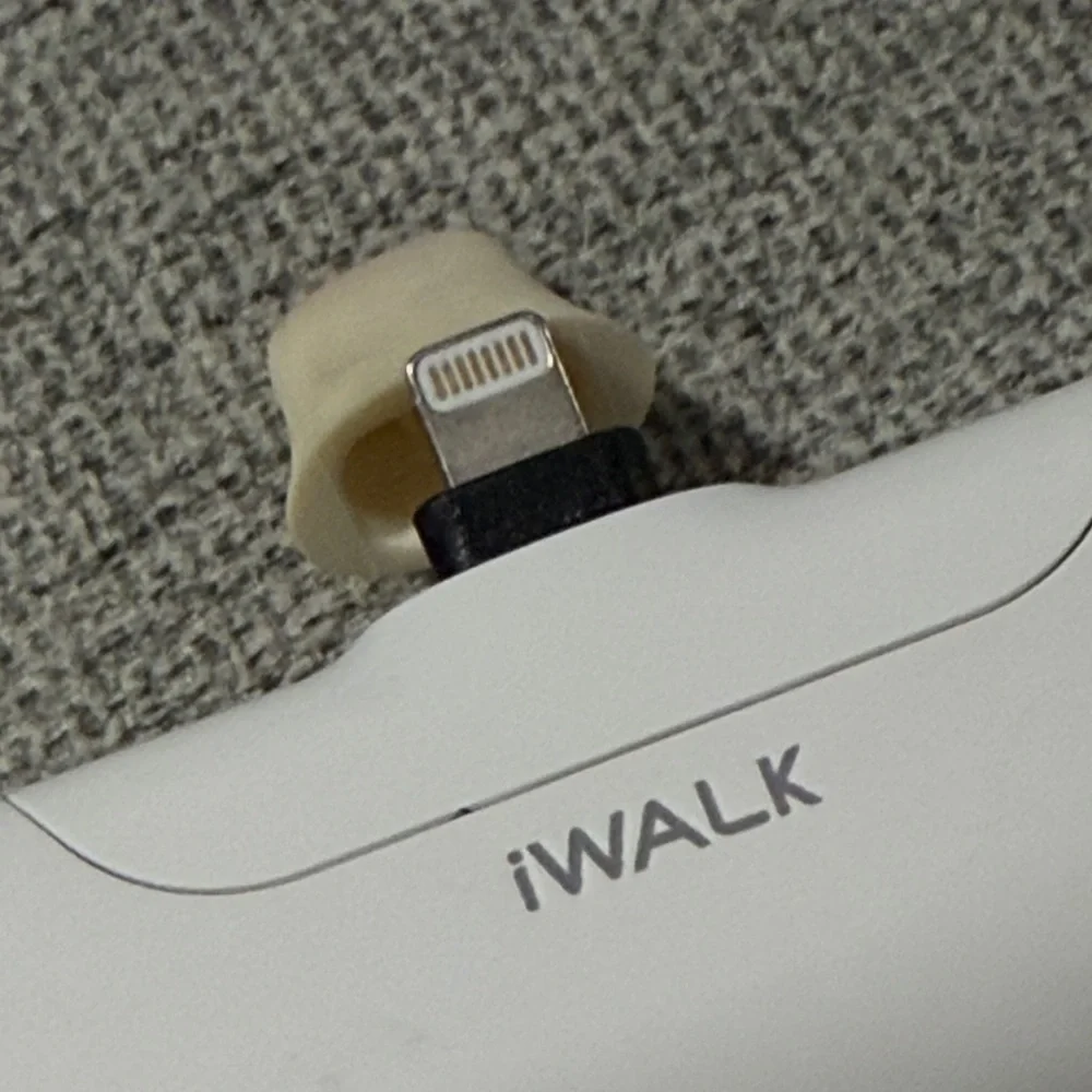 iWALK White Portable Charger y.